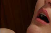 Rote Lippen im Rausch der Lust